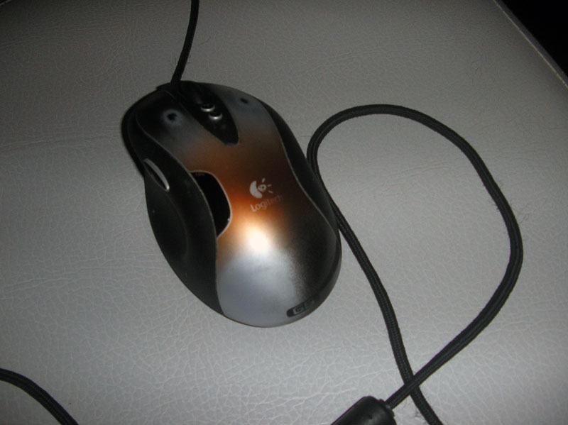 Logitech G5 laserski miš mouse M-UAC113 usb 2000 dpi