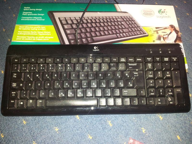 Logitech Ultra Flat keyboard tipkovnica