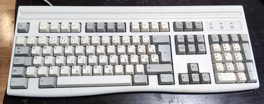 Clavier Vintage AST KPQ-E99ZC-13 – DIN 5 – QWERTY Italien – Rare