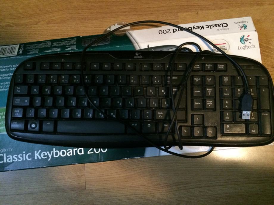 Tipkovnice više komada Logitech, Genius, DTK