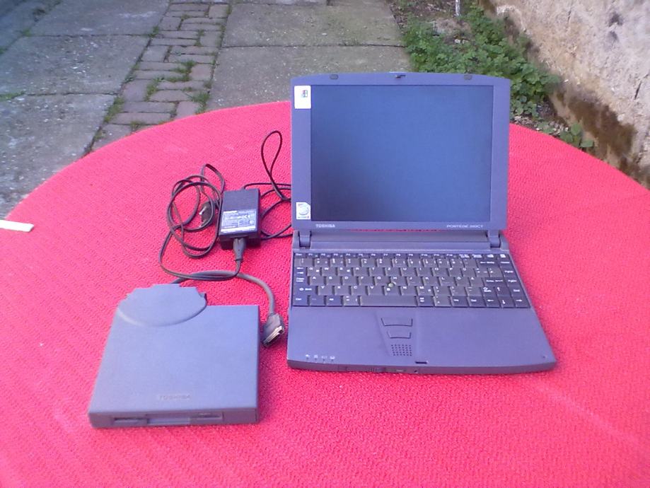 Stari laptop Toshiba Portege 3110 CT