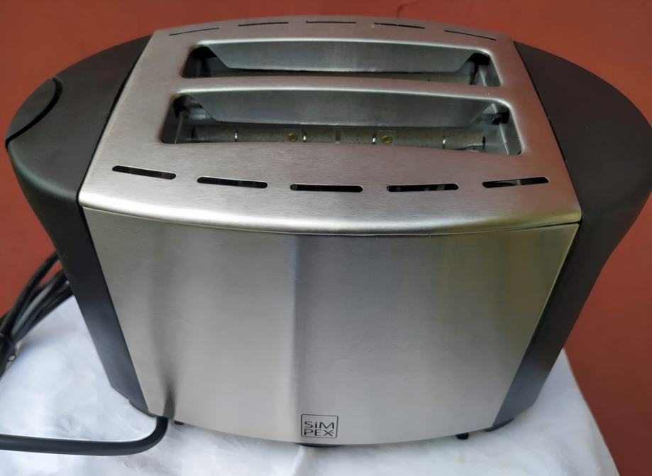 Toster Inox Kompaktni TOSTER 800 W, novi - beslatno slanje BOXNOW.