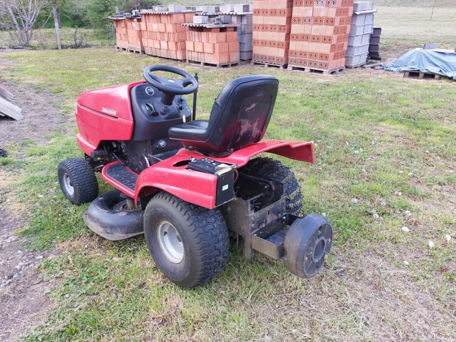 Traktorska kosilica Jonsered