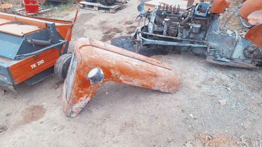 TRAKTOR IMT 533 I VLADIMIRAC PRODAJEM PO DJELOVIM
