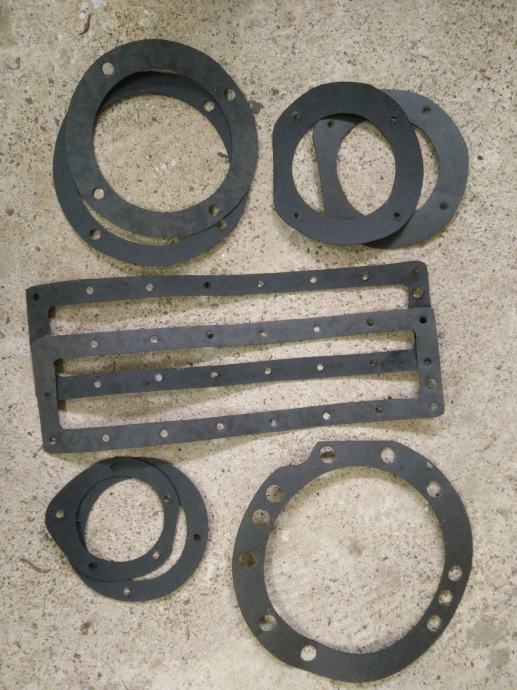 DIJELOVI RUSKI TRAKTOR