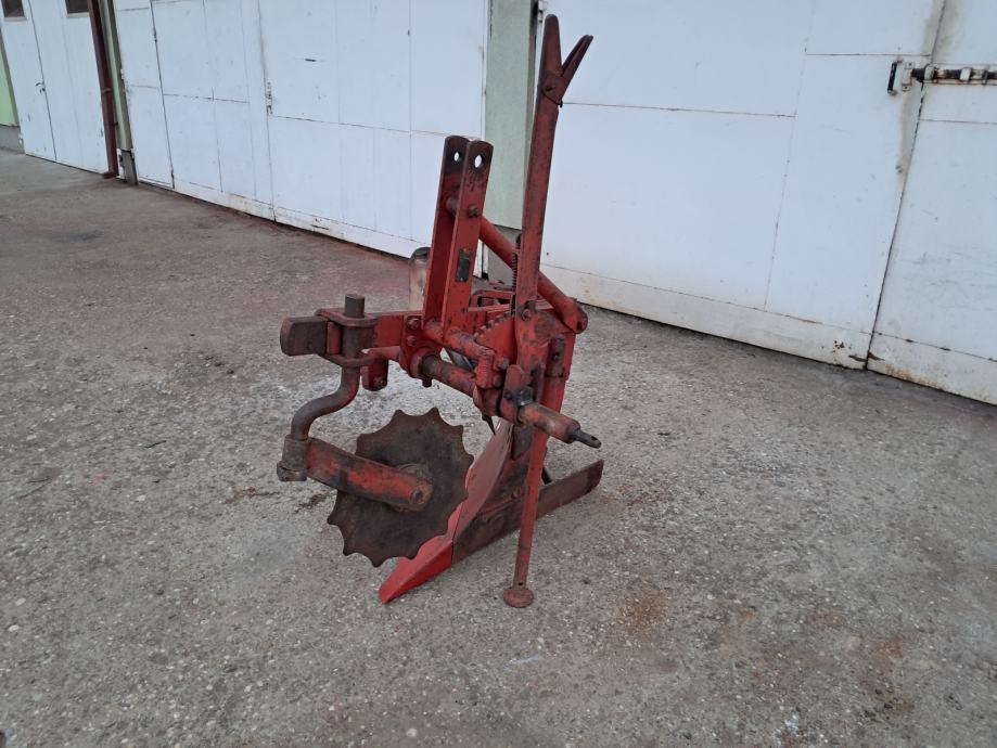 Plug Posavac kuka za traktor 533 , Jednobrazni dvobrazni plug Imt - Olt Posavac