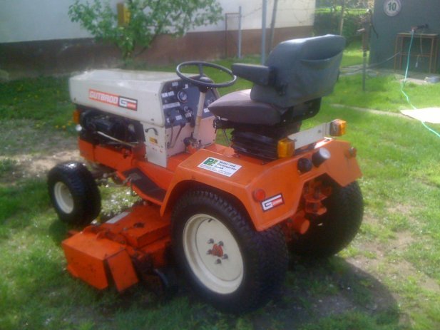 GUTBROD traktor (kosilica)