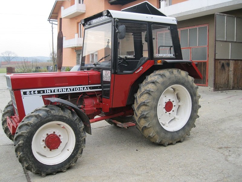 Traktor International IHC 844 zamjena za jaci