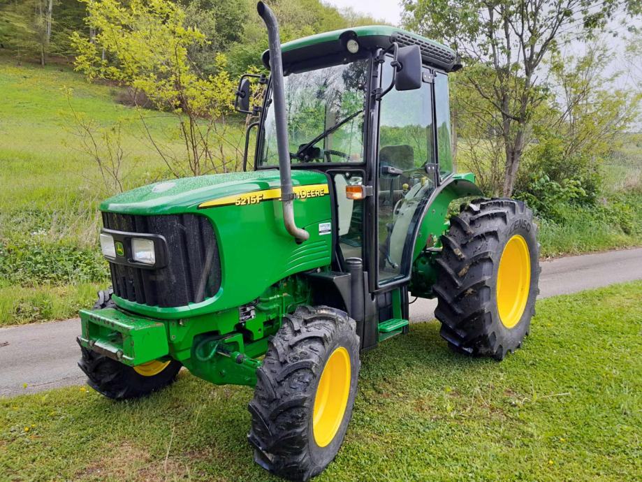 JOHN DEERE 5215 F