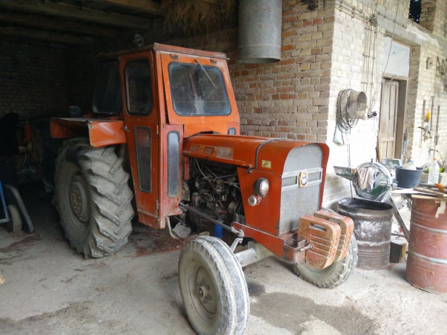 Prodajem traktor IMT 559