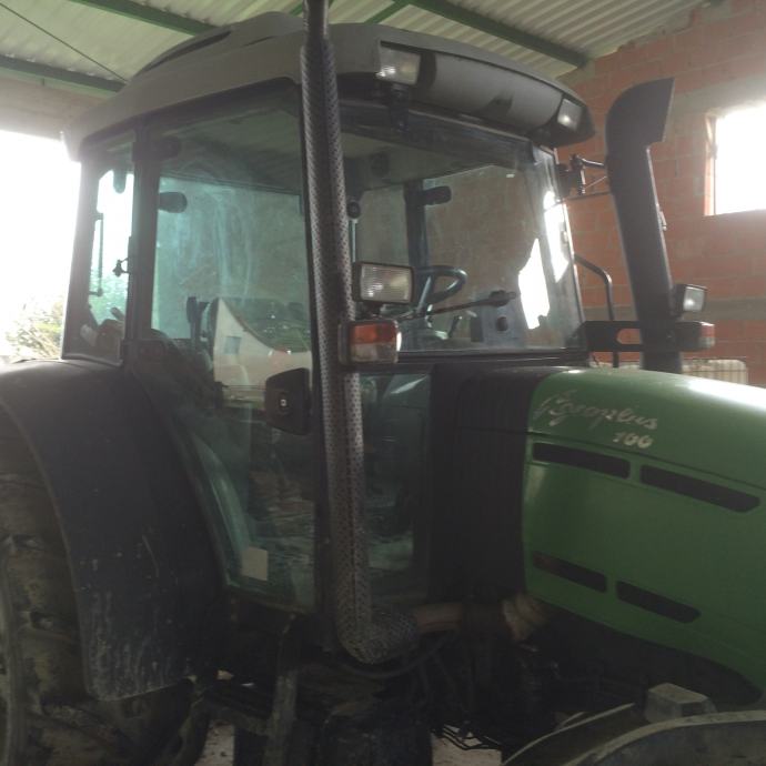 Traktor AGROPLUS 100