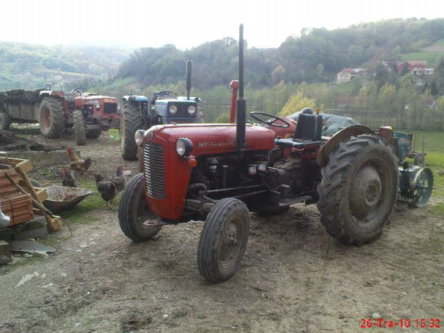 traktor imt 533