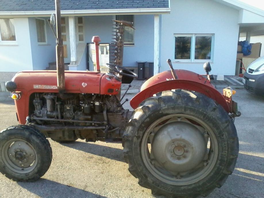 Traktor IMT-533