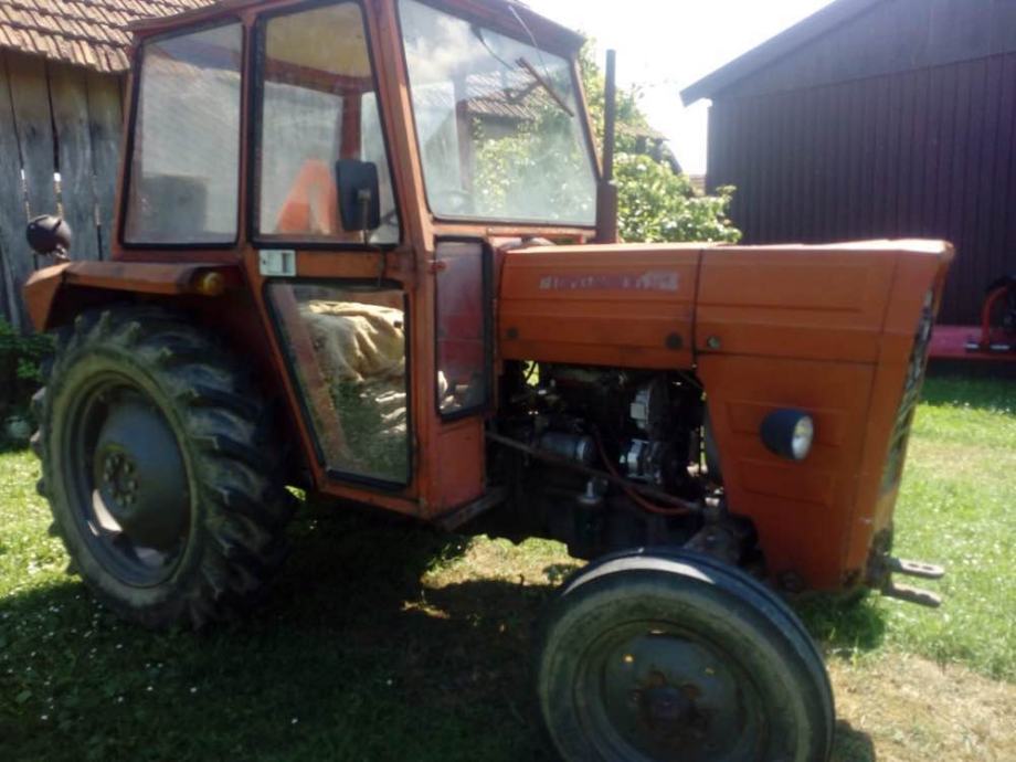 Traktor IMT 549