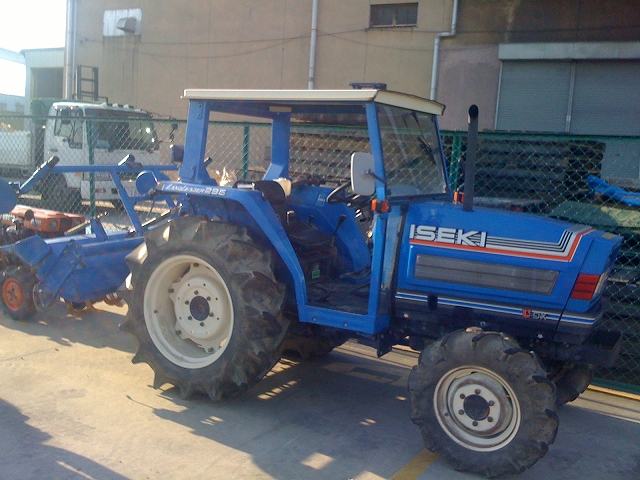Traktor ISEKI