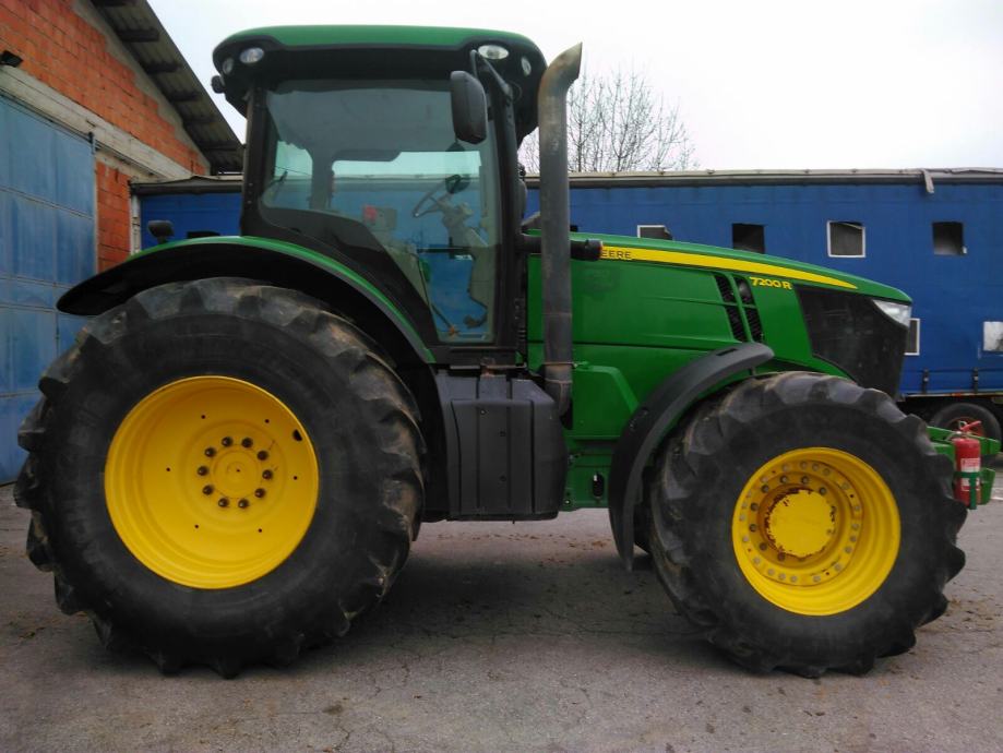 TRAKTOR JOHN DEERE 7200 R