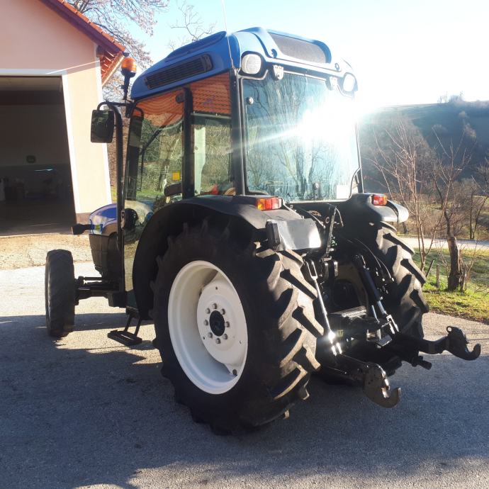 Traktor New Holland TN 80 F
