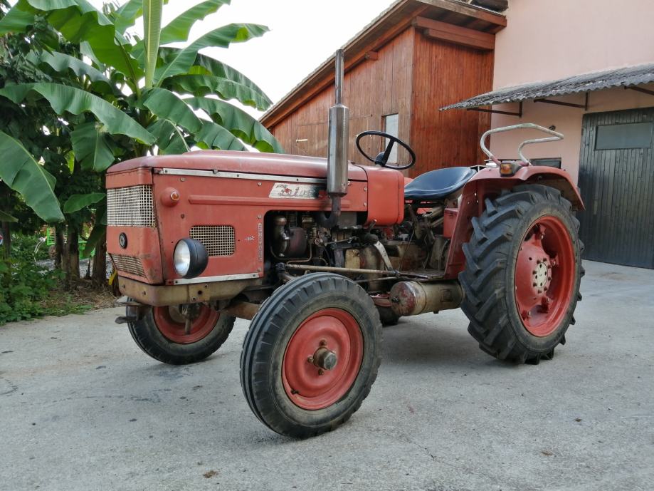 Traktor Zetor 2511
