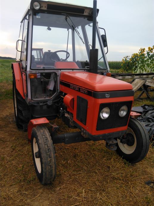 Zetor 5211 Traktor Kapuzenjacke | Landmaschinen Design | Leichter Baumwoll-Mix