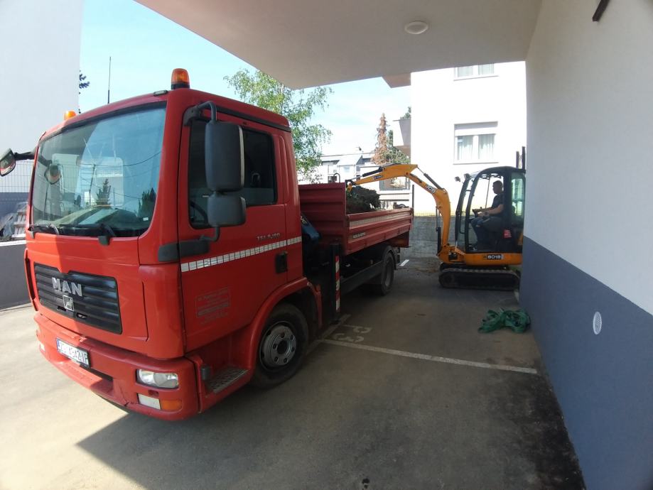 Prijevoz tereta kamion kiper sa dizalicom- dostava šljunak , cakumpak