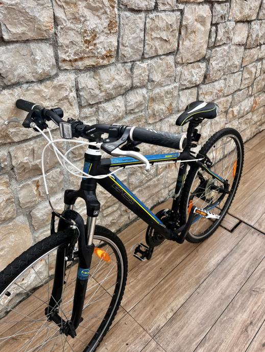 cross trekking bike