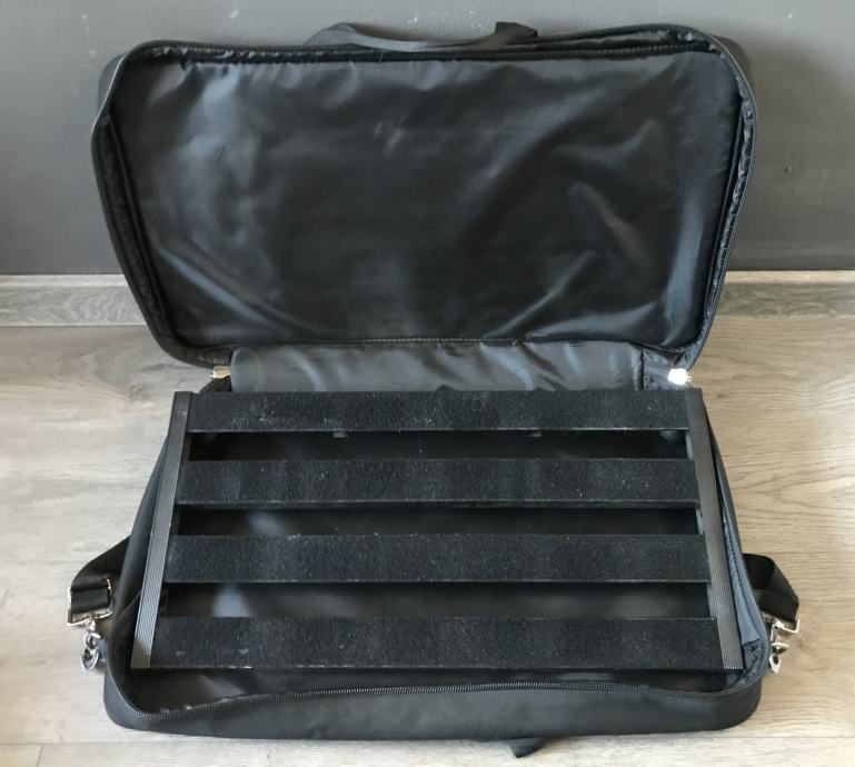 Harley Benton SpaceShip 60 Pedalboard