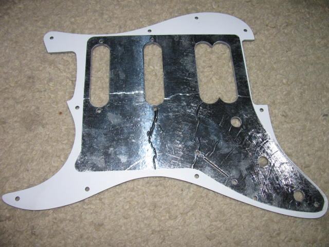 Pickguard Per Fender Strat Pickguard D'Andrea Per Fender Stratocaster - 4 Strati, 11 Fori, Perla Rossa Pickguard 4 Strati 11 Fori