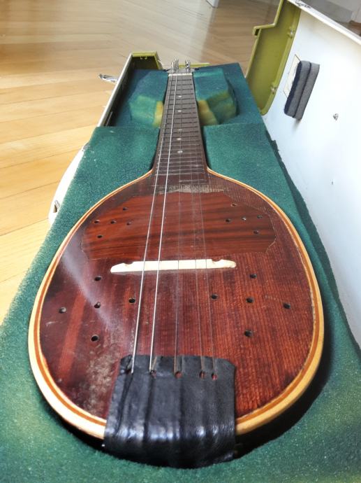 E prim / bisernica / tamburica