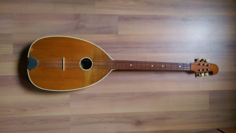 tambura brač kruška