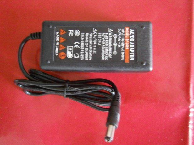 AC DC adapter 9V 3A punjač ispravljač napajanje konverter power supply