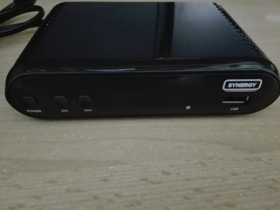 Prodajem receiver za TV DVBT2 Hevc265 T2202