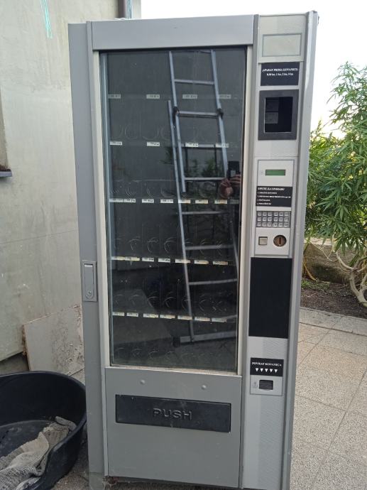 Automat za prodaju Vending machine