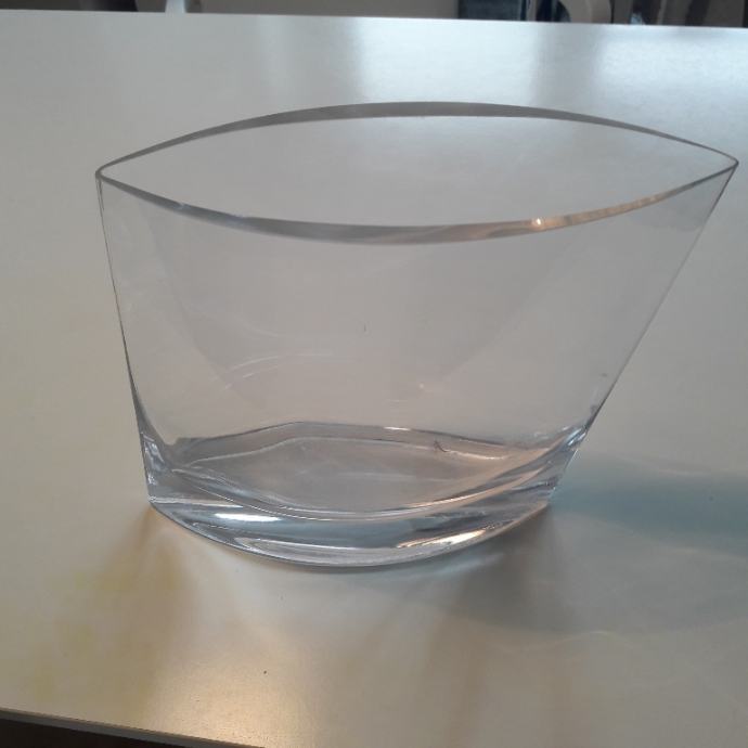 Staklena vaza - prozirna