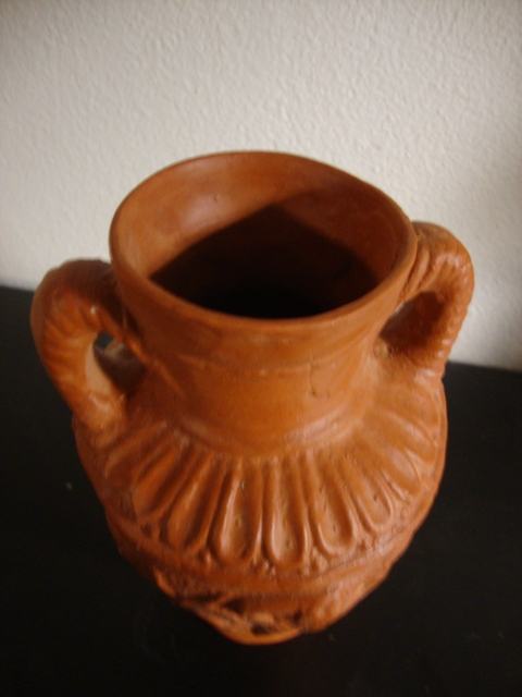 Vaza s antičkim motivima