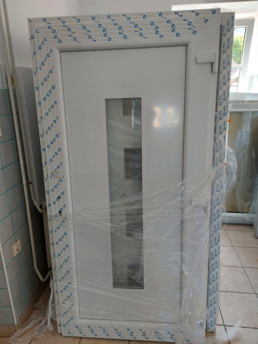 PVC ULAZNA VRATA DECCO 1000X2000 298 EUR POVOLJNO
