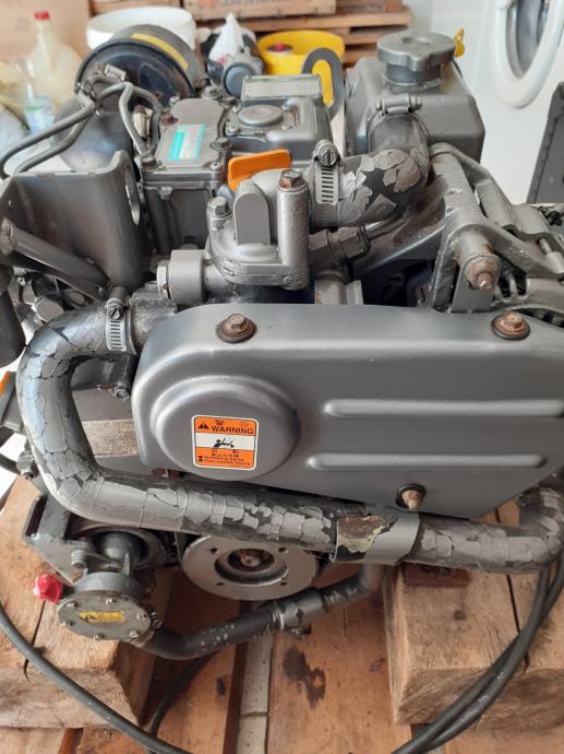 Yanmar 2YM15 prodajem sa svom pripadajućom opremom.