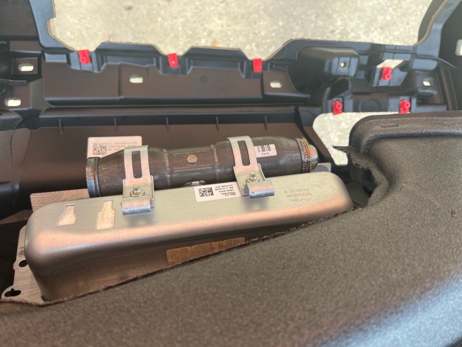 BMW f10 f11 Instrument tabla armatura crna zrazni jastuk