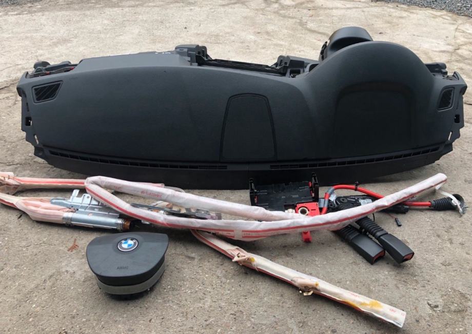 BMW f10 f11 Instrument tabla armatura crna zrazni jastuk