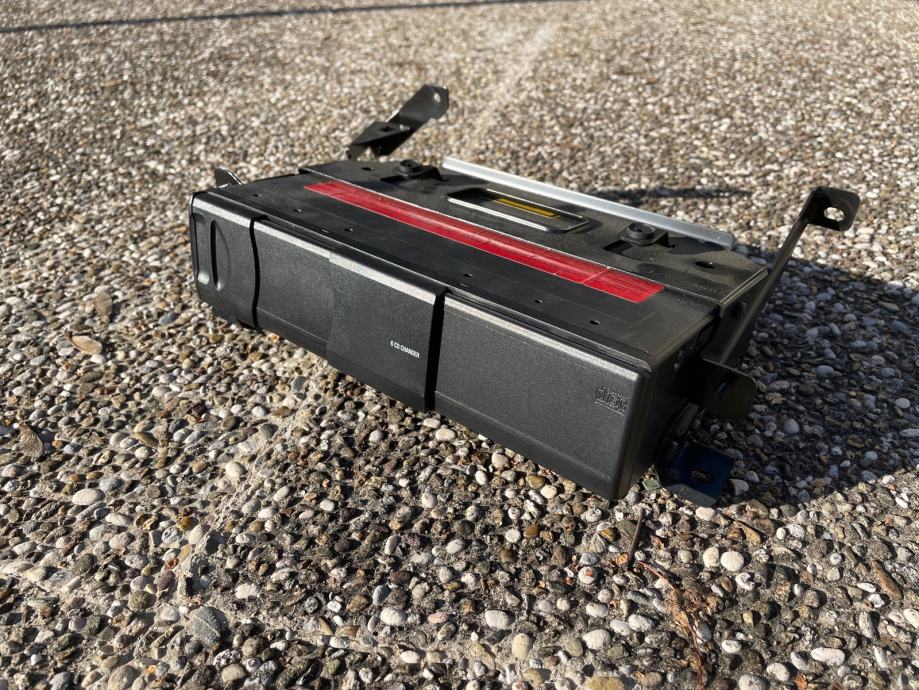 CD changer za BMW E90