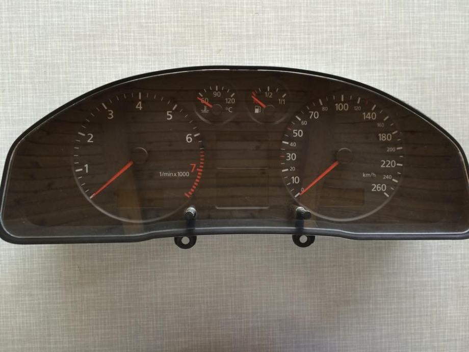 Instrument tabla / kilometar sat Audi A4 B5 1.8, 1.6, 2.4
