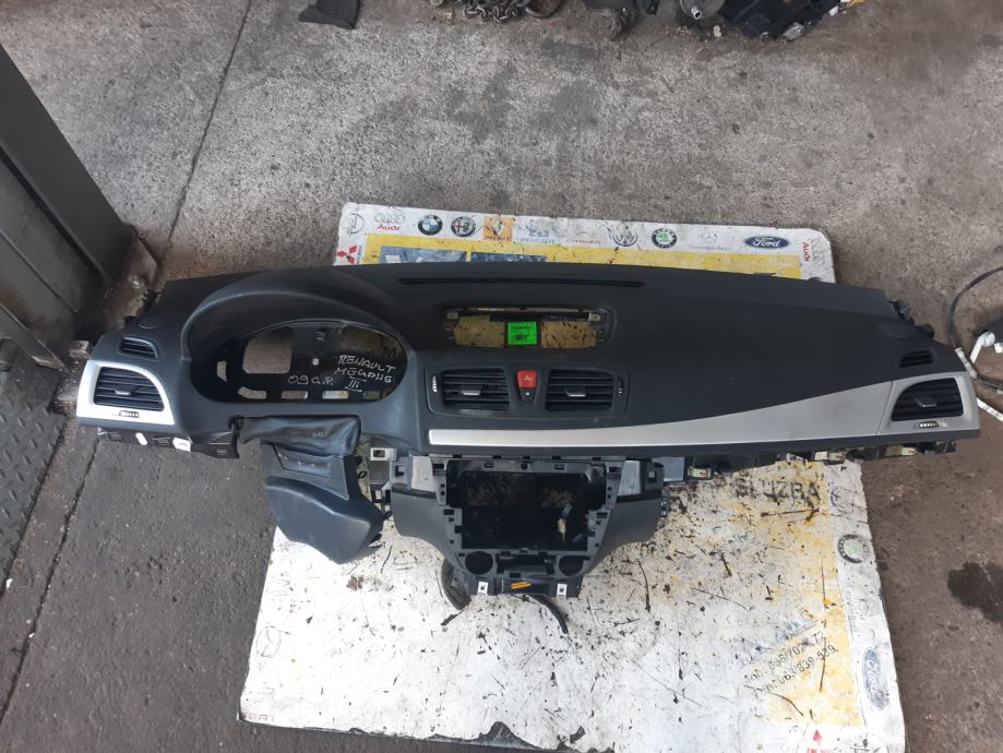 INSTRUMENT TABLA RENAULT MEGANE III / 681000022R