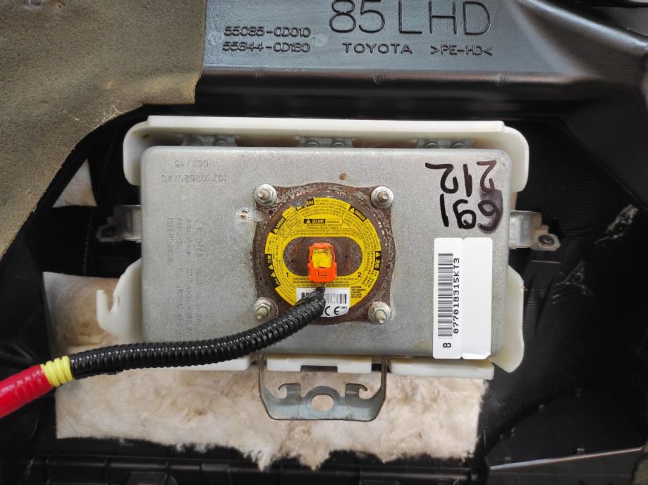 KOMPLET SET INSTRUMENT TABLA AIRBAG POJAS TOYOTA YARIS 14 16