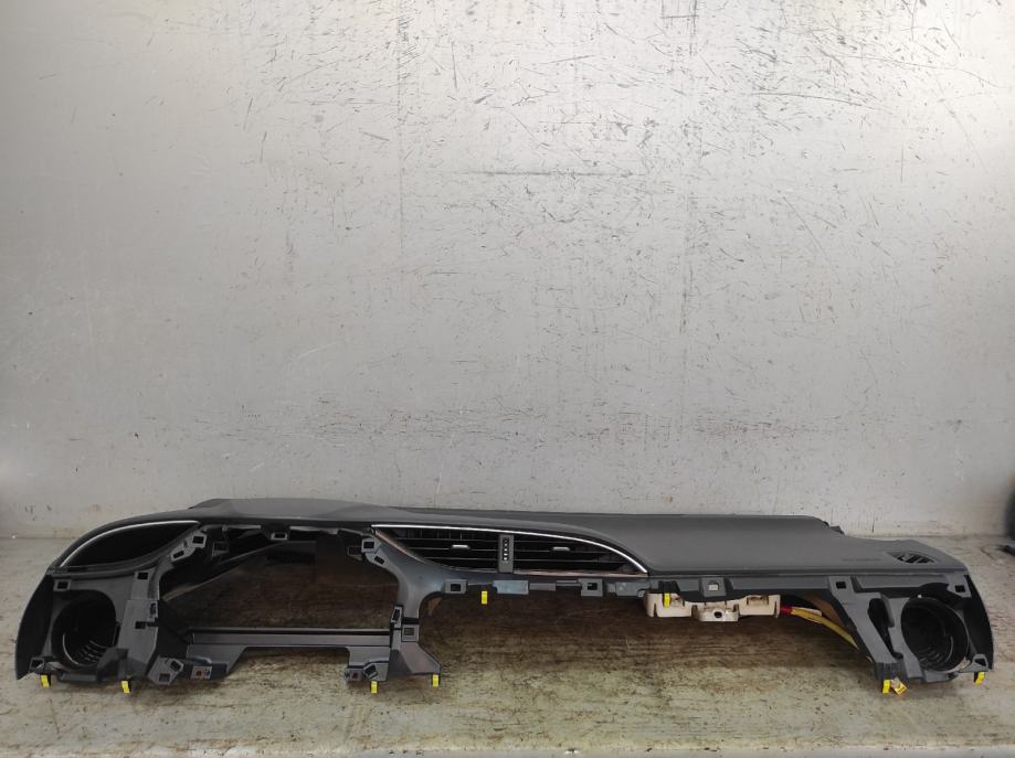 KOMPLET SET INSTRUMENT TABLA AIRBAG POJAS TOYOTA YARIS 14 16