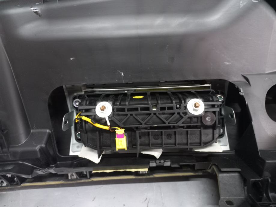 KOMPLET SET INSTRUMENT TABLA AIRBAG POJAS VW TOURAN 03 06