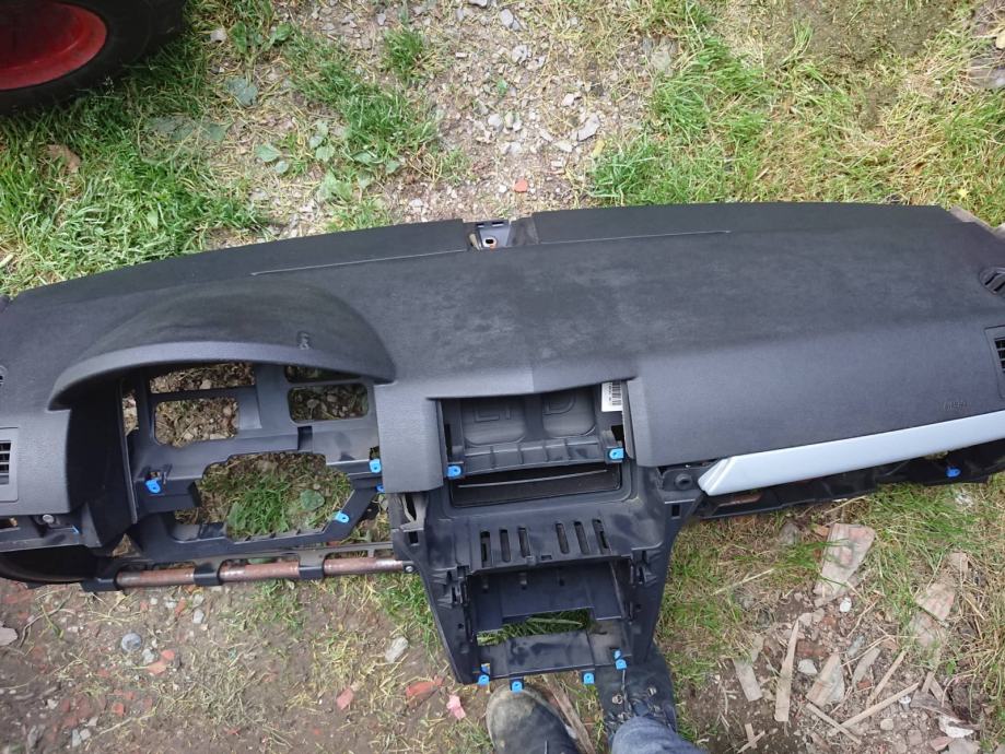 Opel Astra H armatura tabla