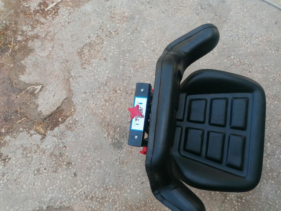 sjedalo za radni stroj