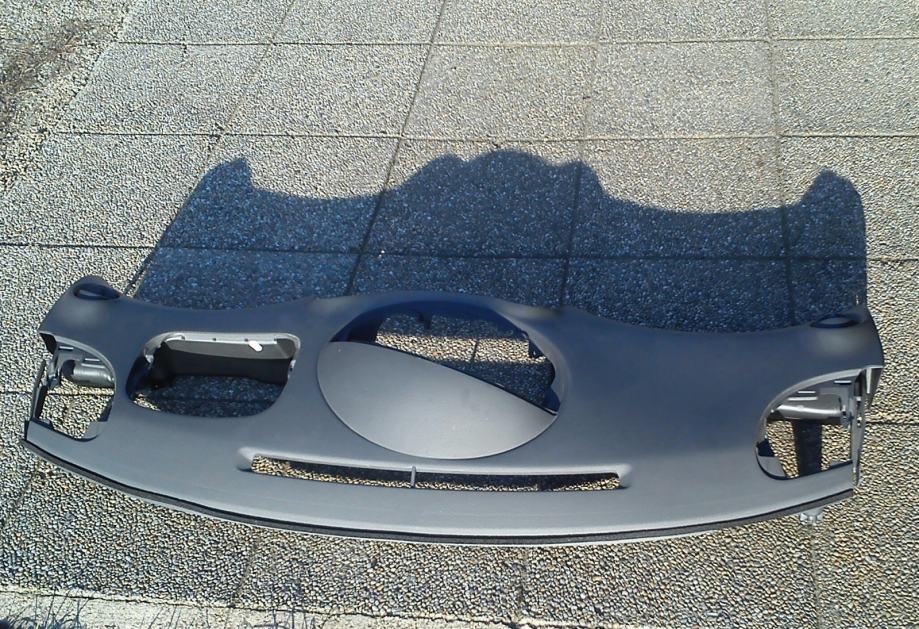 Toyota Yaris 19992003 instrument tabla armatura gornji dio