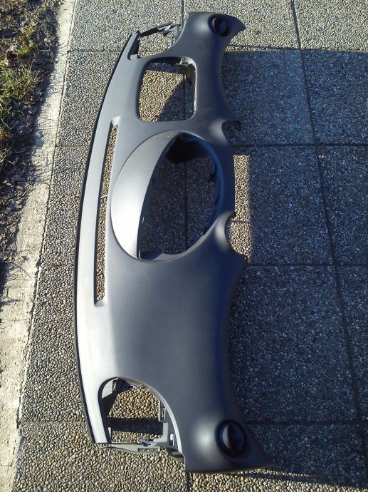 Toyota Yaris 19992003 instrument tabla armatura gornji dio