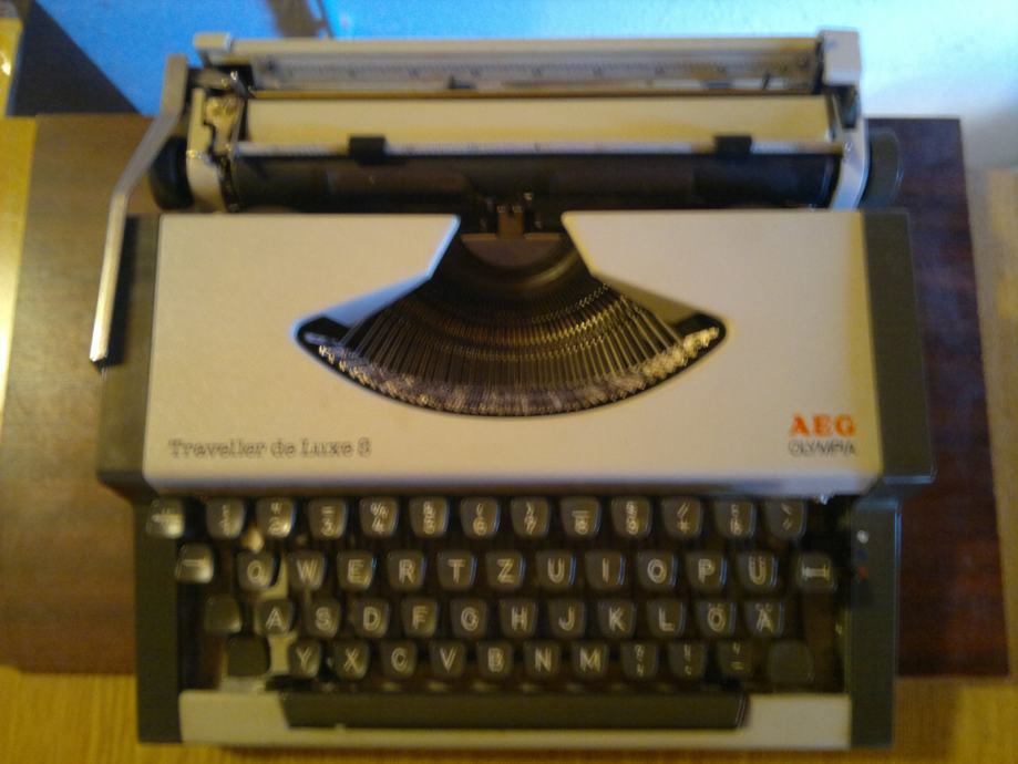 Pisača mašina AEG Olimpia Traveller De Luxe