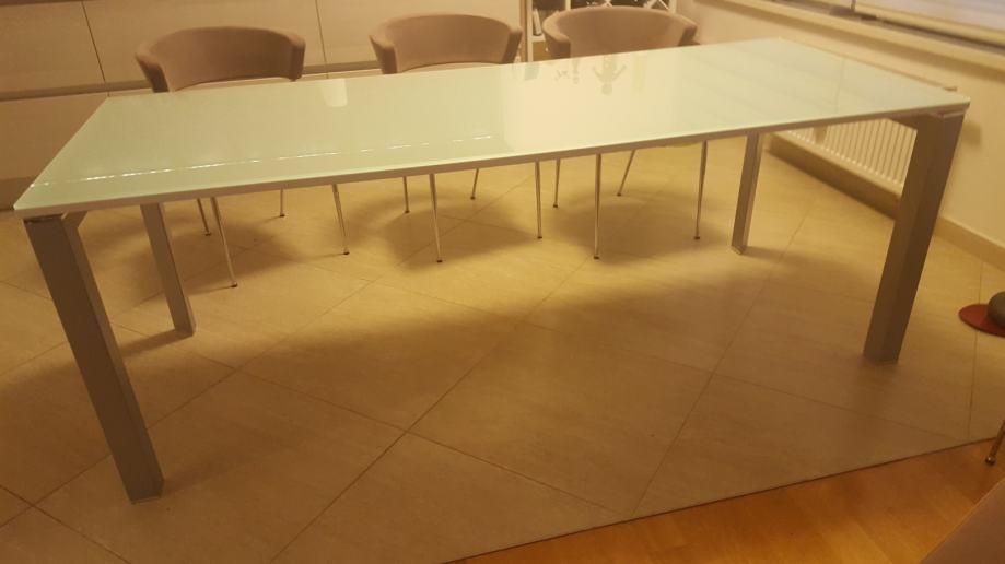 uredski konferencijski stol
